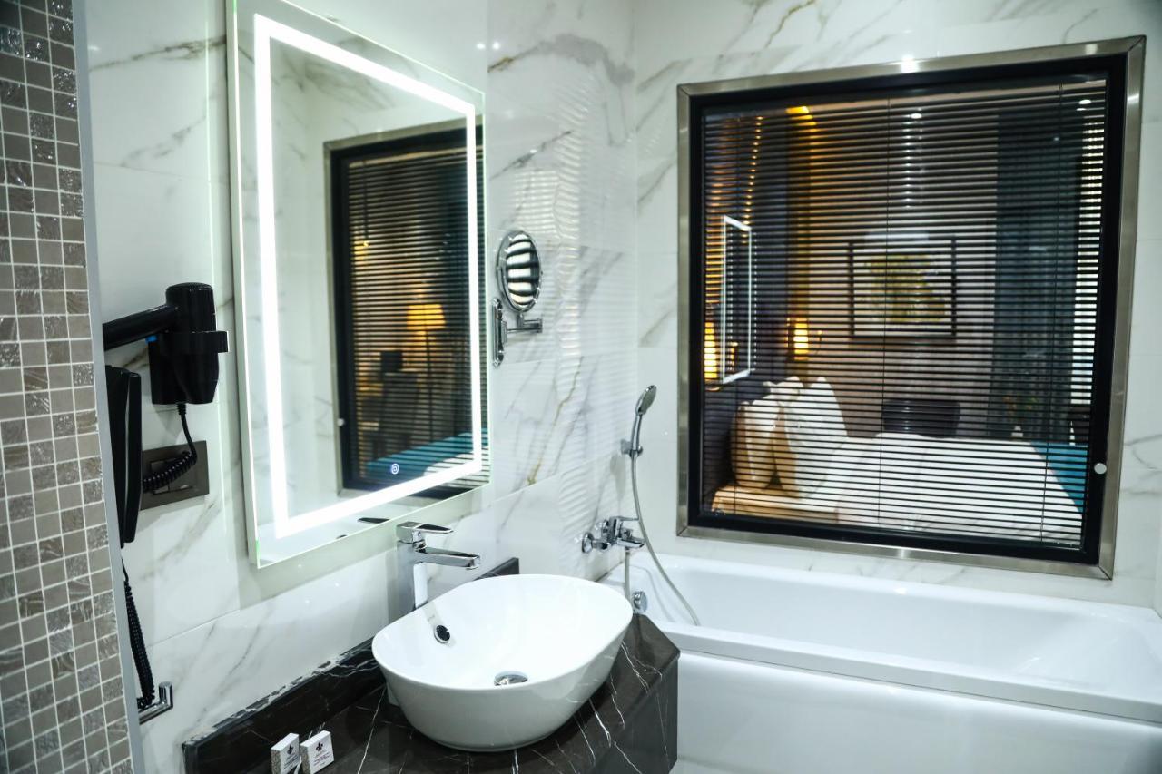 Iris Hotel Baku - Halal Hotel Bagian luar foto