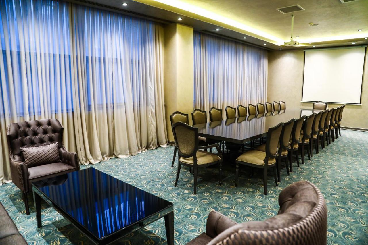 Iris Hotel Baku - Halal Hotel Bagian luar foto