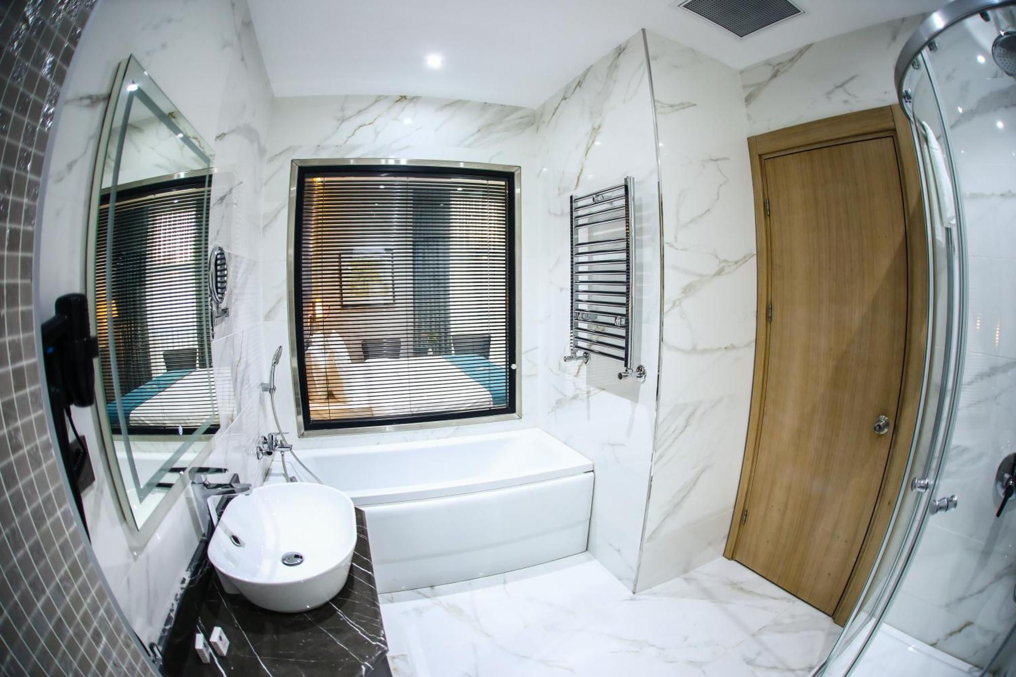 Iris Hotel Baku - Halal Hotel Bagian luar foto